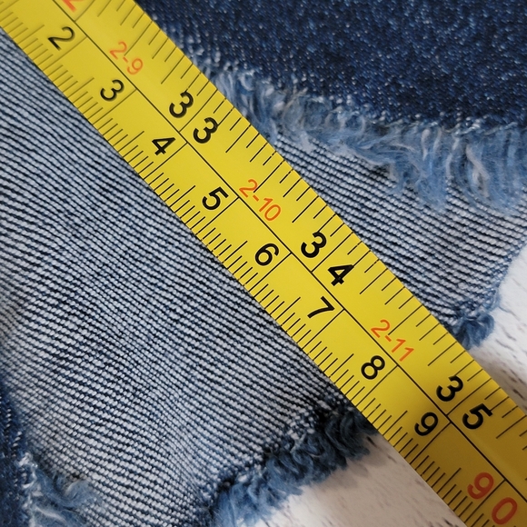 Blue Ankle Cropped Jeans with Gradient Shades - Picture 7 of 7